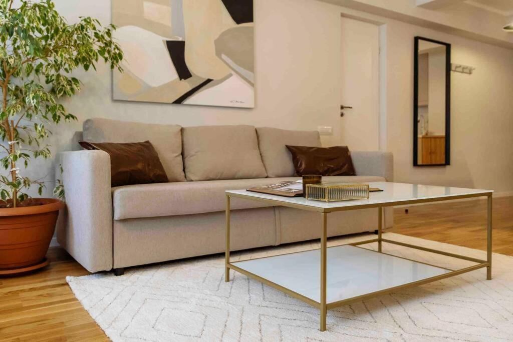 Stunning Views 2Br Intercontinental Flat Apartman Bukarest Kültér fotó