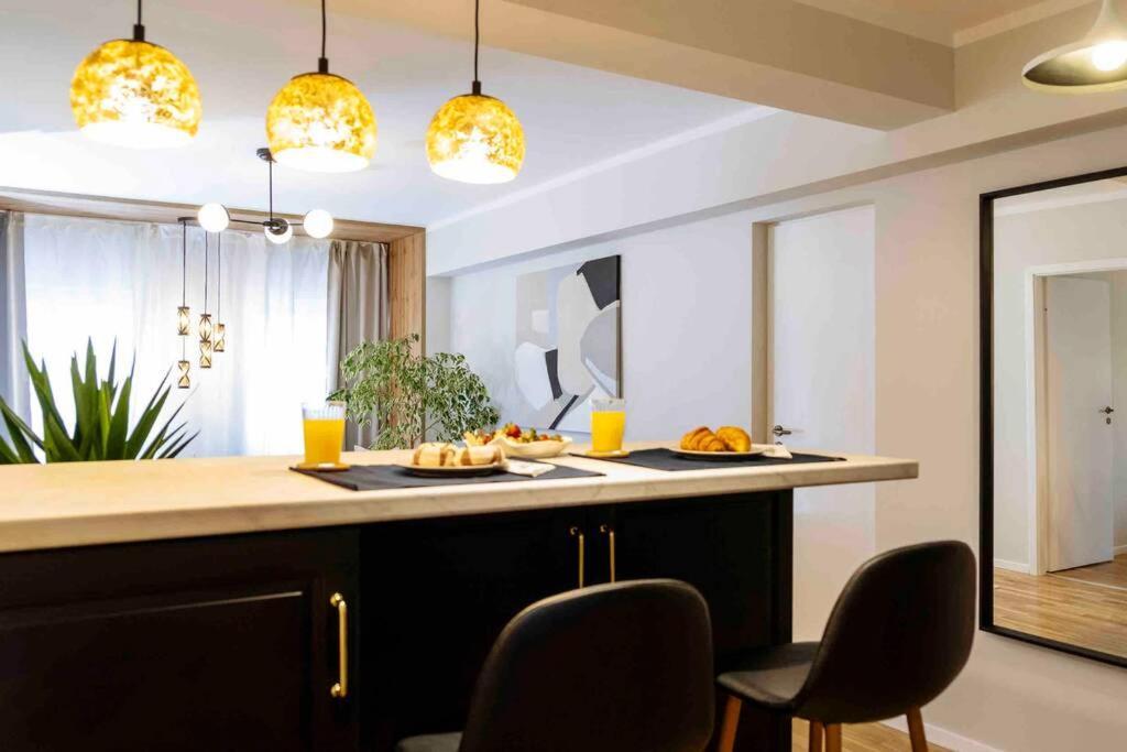 Stunning Views 2Br Intercontinental Flat Apartman Bukarest Kültér fotó