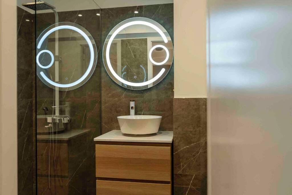 Stunning Views 2Br Intercontinental Flat Apartman Bukarest Kültér fotó